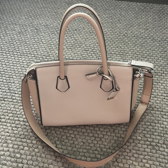 Guess Large Satchel Crossbody Bag with LEOPARD interior print - Picture 8 of 12